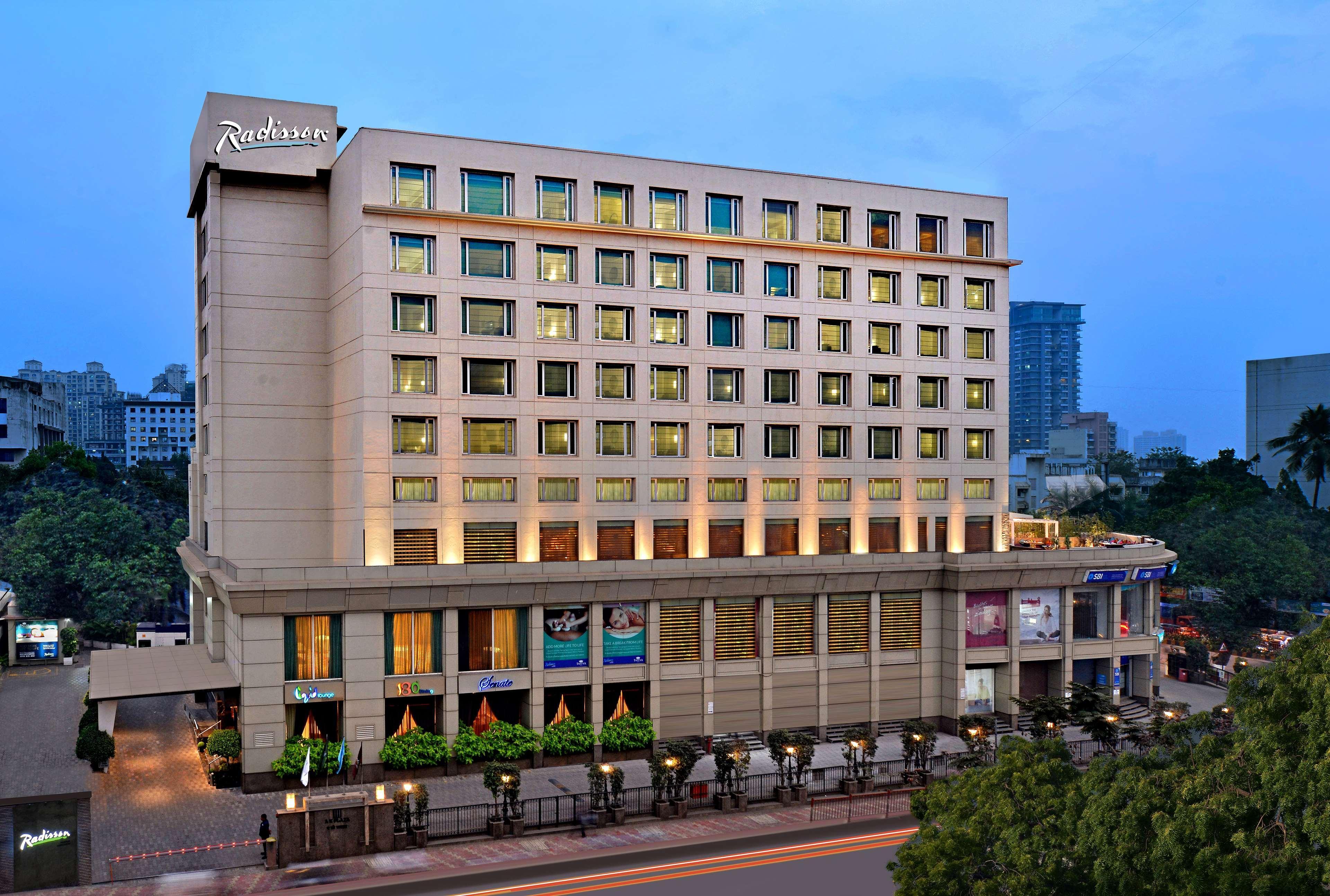 Radisson Mumbai Goregaon Hotel Exterior photo